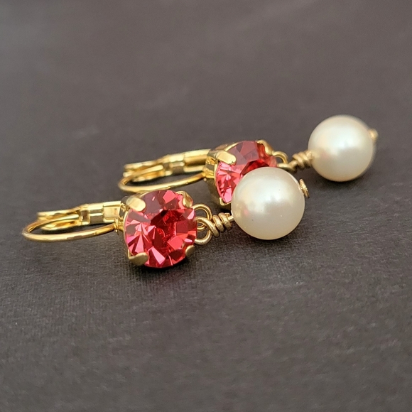 Austrian Crystal and Pearl Earrings in Gold - Picture 3 of 7